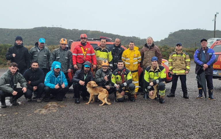 Após duas semanas perdido, cachorro é resgatado em Parque Nacional da Serra Geral